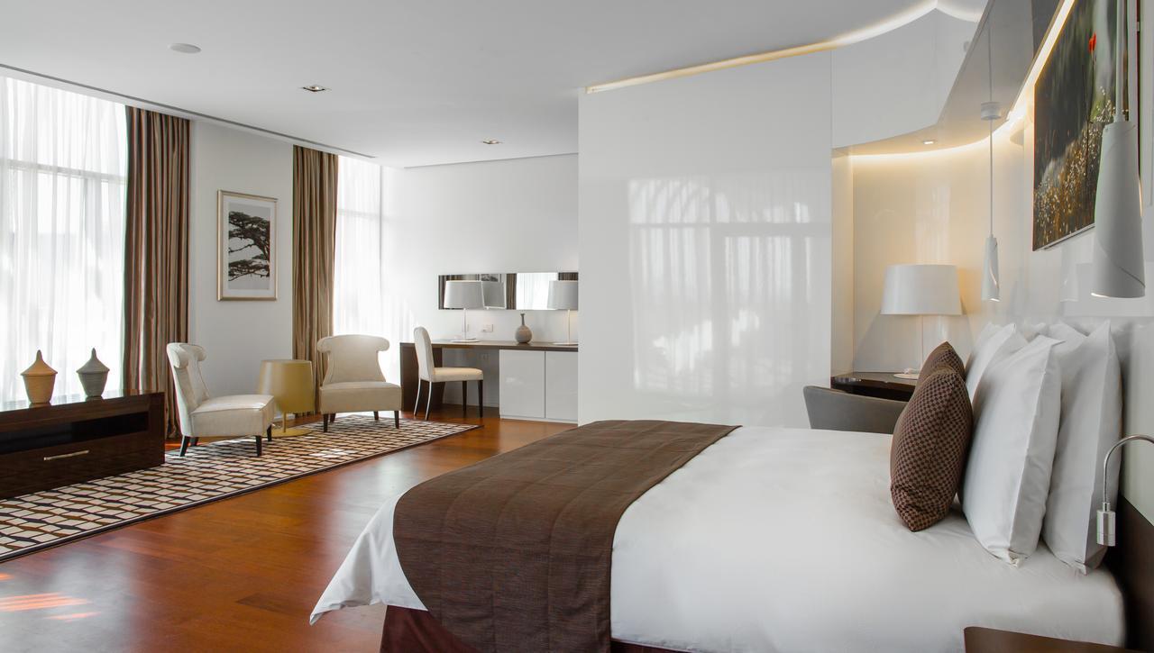 Radisson Blu Hotel & Convention Centre Kigali Exterior foto A suite at the hotel