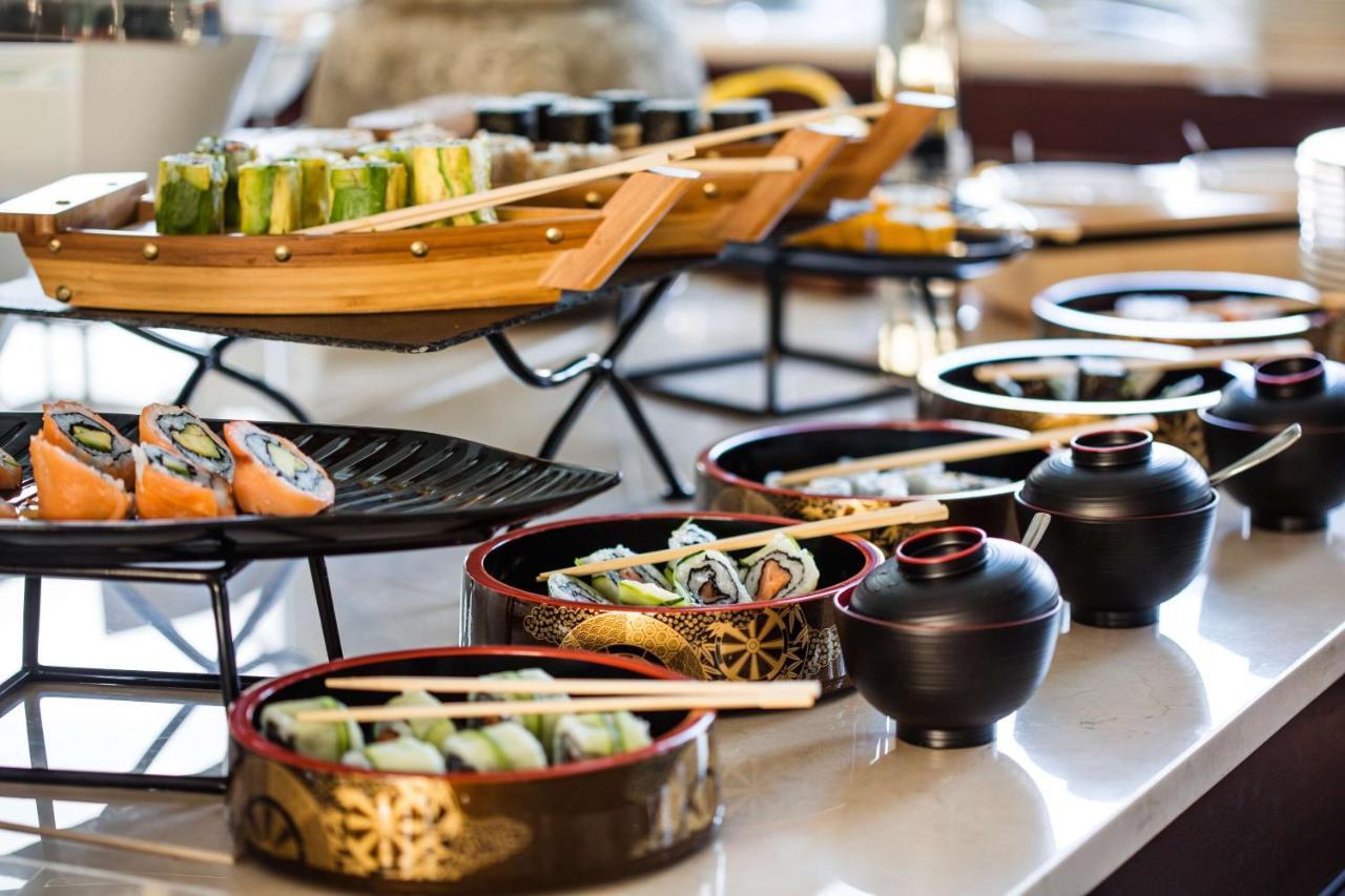 Radisson Blu Hotel & Convention Centre Kigali Exterior foto Sushi at the buffet